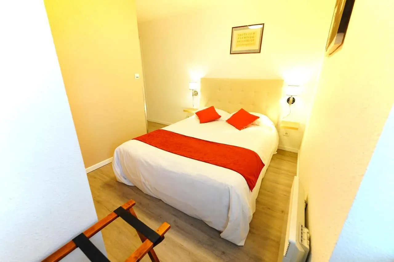 Logis Hotel Le Relais Des Remparts Allanche