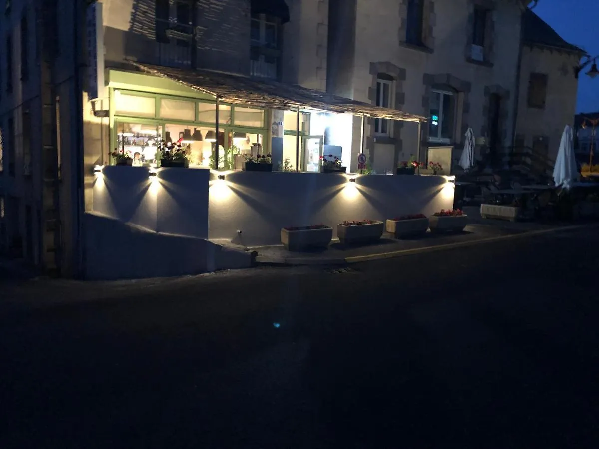 Logis Hotel Le Relais Des Remparts Allanche