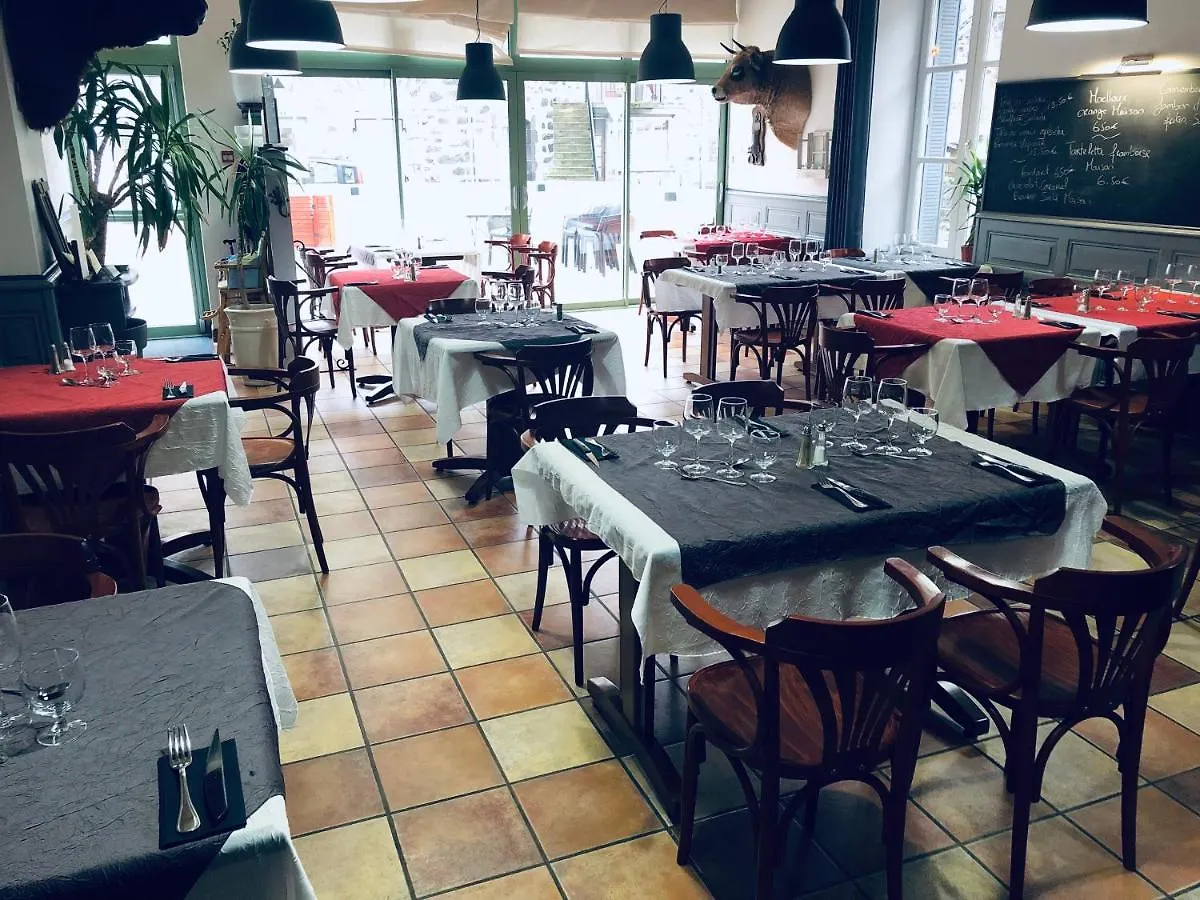 Logis Hotel Le Relais Des Remparts Allanche